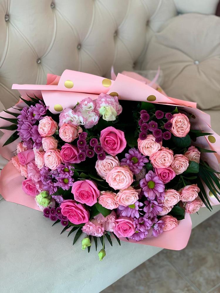 Букет цветов из: Хризантемы, Розы и Лизиантусы в Редькино