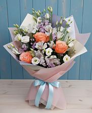 Букет цветов из:  Лизиантусы, Розы, Альстромерии и Гипсофила в Редькино