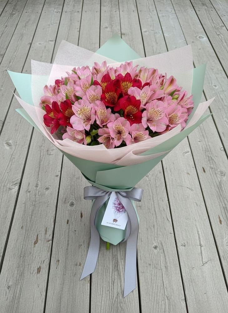Букет цветов из: Альстромерии в Редькино