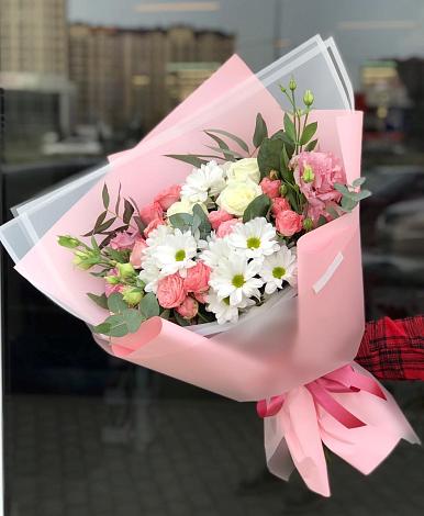 Букет цветов из: Розы, Лизиантусы и Хризантемы в Редькино